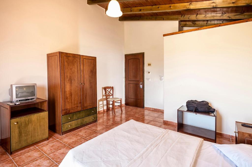 Adelais Hotel Tavronitis  Ngoại thất bức ảnh
