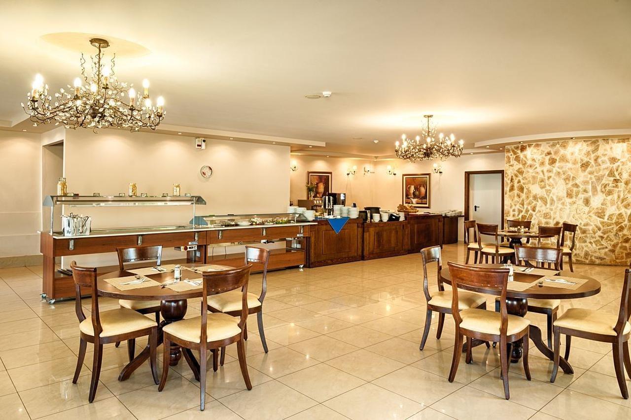 Adelais Hotel Tavronitis  Ngoại thất bức ảnh
