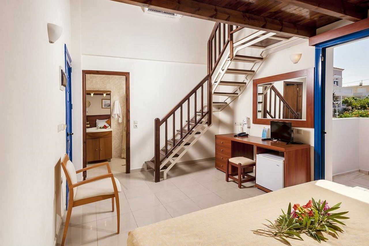 Adelais Hotel Tavronitis  Ngoại thất bức ảnh